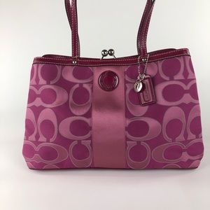 COACH F19460 Fuchsia